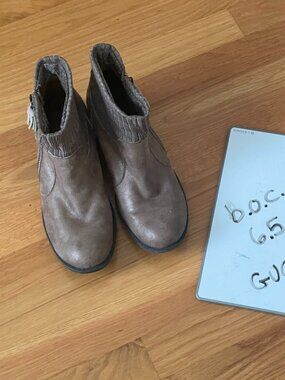 b.o.c. 6.5 ankle boots